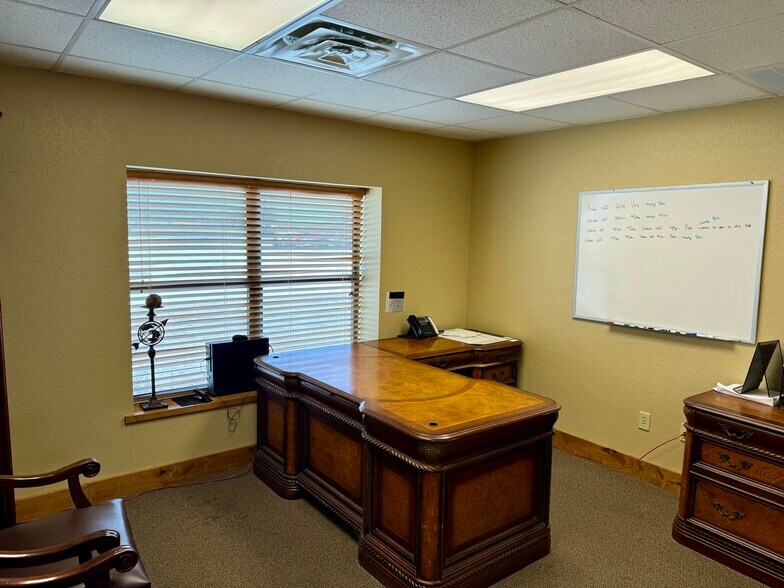 More Photos Of 464 Cool Jct, Millsap Manufacturing For Lease