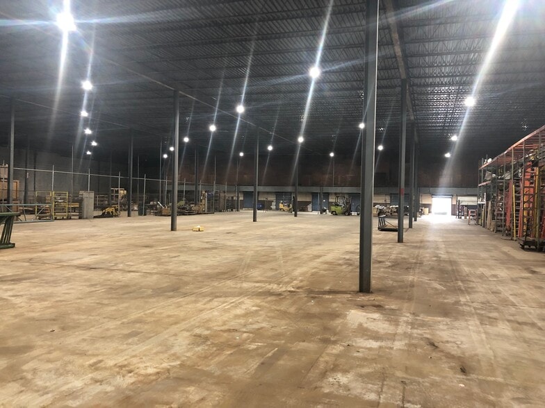 More Photos Of 2018 W Vernon Ave, Kinston Warehouse For Lease