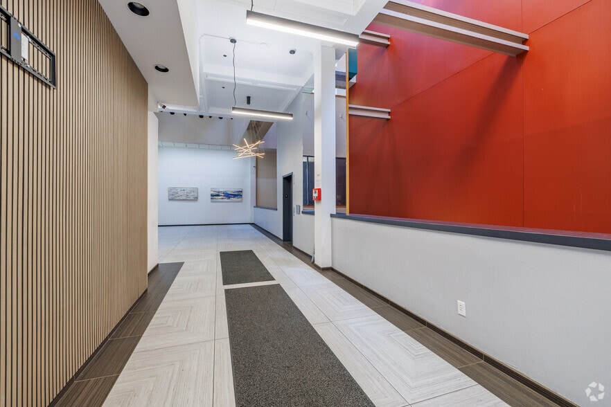 More Photos Of 333-359 S Salina St, Syracuse Office For Lease