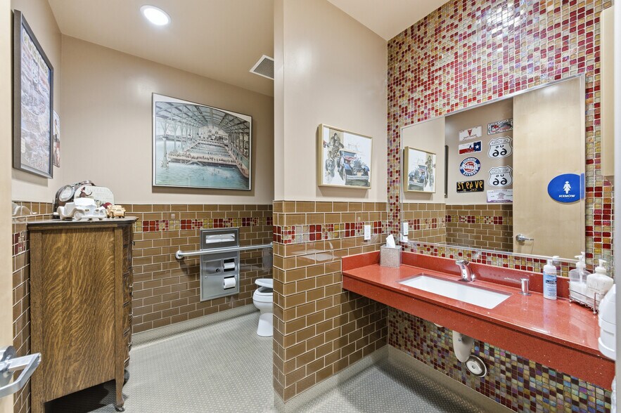 More Photos Of 521 Charcot Ave, San Jose Showroom For Sale