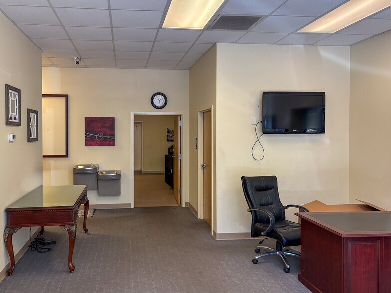 More Photos Of 9481 Industrial Center Dr, Ladson Flex For Lease