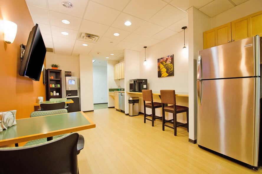 More Photos Of 600 Mamaroneck Ave, Harrison Office For Lease