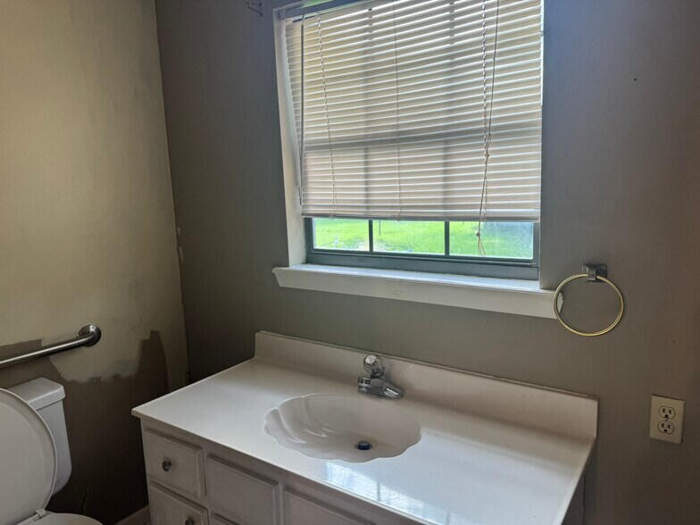 More Photos Of 11150 Highway 97, Century Land For Sale