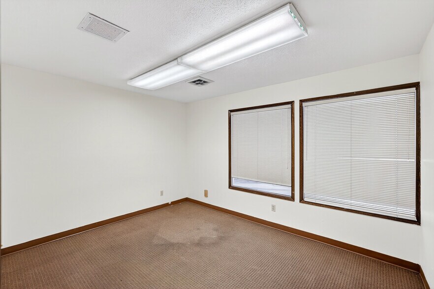 More Photos Of 524 N Mullan Rd, Spokane Loft Creative Space For Sale