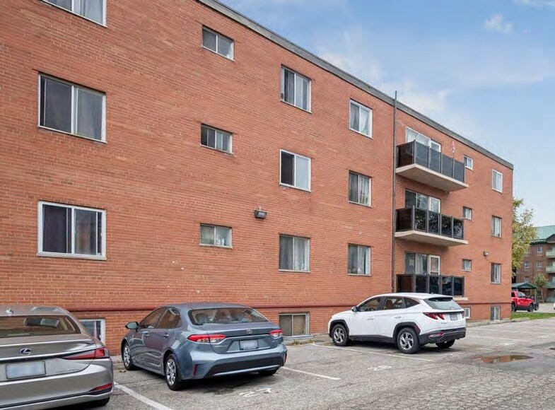 More Photos Of 165 Colborne Ave, Richmond Hill Apartments For Sale
