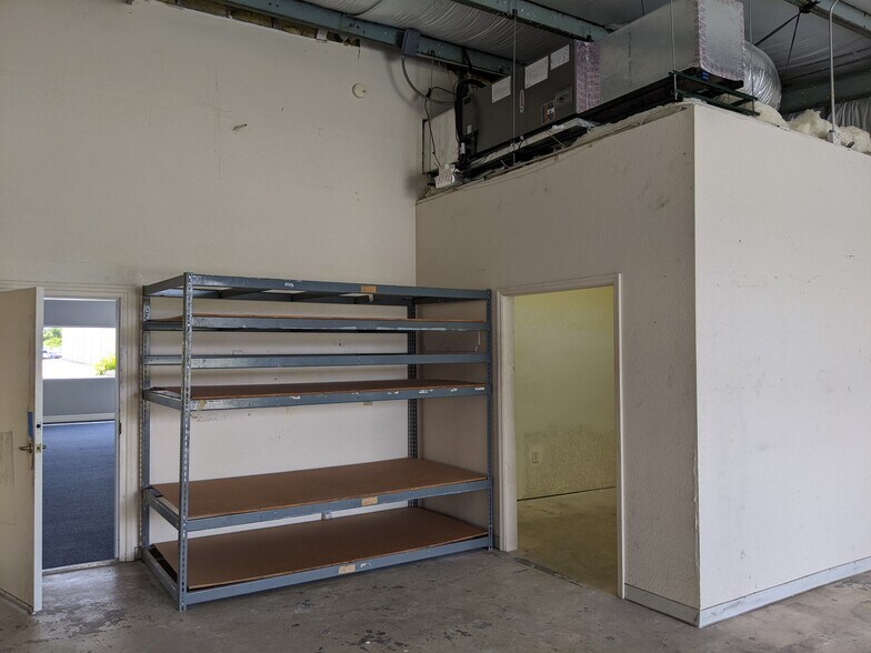 More Photos Of 23330 Harborview Rd, Port Charlotte Flex For Lease