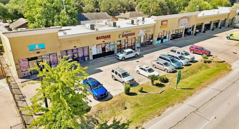 More Photos Of 11131 W Little York Rd, Houston Unknown For Lease