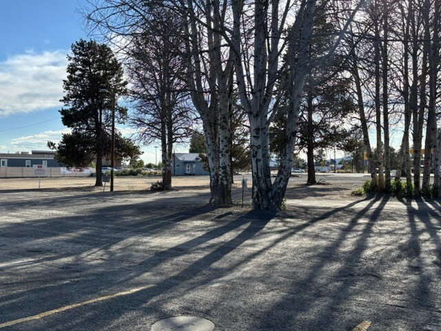 More Photos Of 51450-51456 The Dalles-California Hwy, La Pine General Retail For Sale