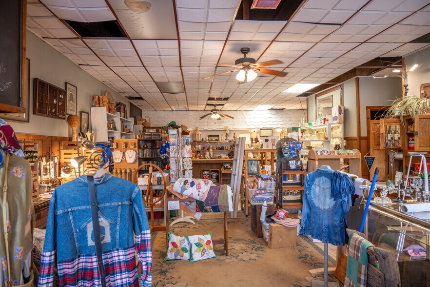 More Photos Of 215 Main St, Elroy Storefront Retail Residential For Sale