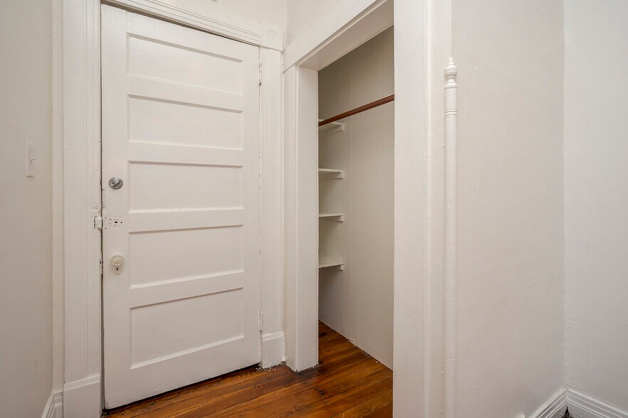 More Photos Of 199 E Loudon Ave, Lexington Office Residential For Sale