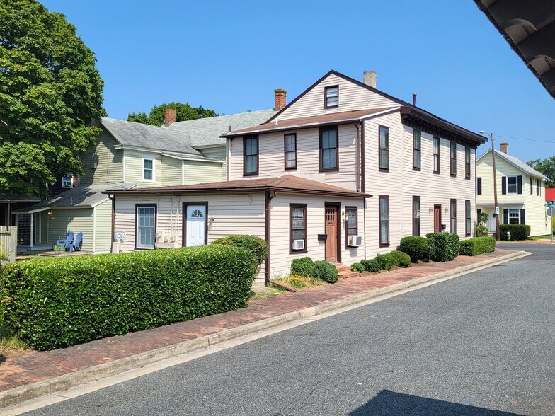 More Photos Of 416 Goldsborough St, Easton General Retail For Sale