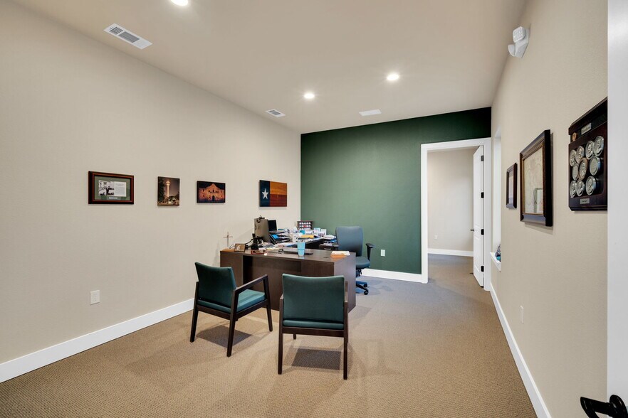 More Photos Of 203 George Hopper Rd, Midlothian Storefront Retail Office For Lease