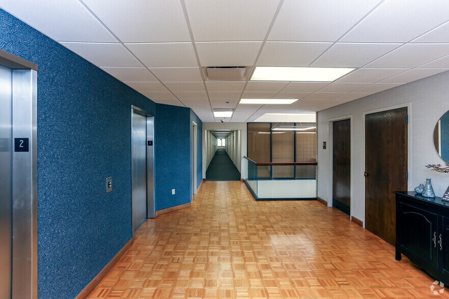 More Photos Of 3301 Golden Rd, Tyler Office For Lease