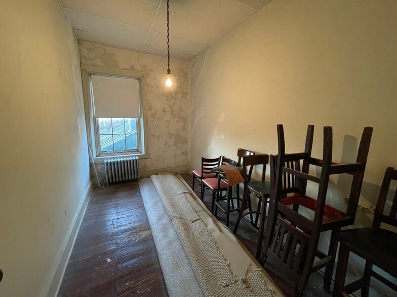 More Photos Of 298 Old Bowers Rd, Mertztown Restaurant For Sale