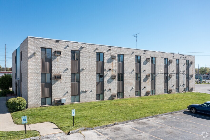More Photos Of 4910-4914 Douglas Rd, Toledo Apartments For Sale