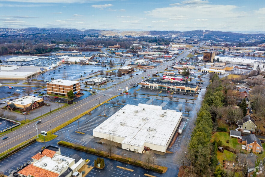More Photos Of 1910 N Roan St, Johnson City Freestanding For Lease
