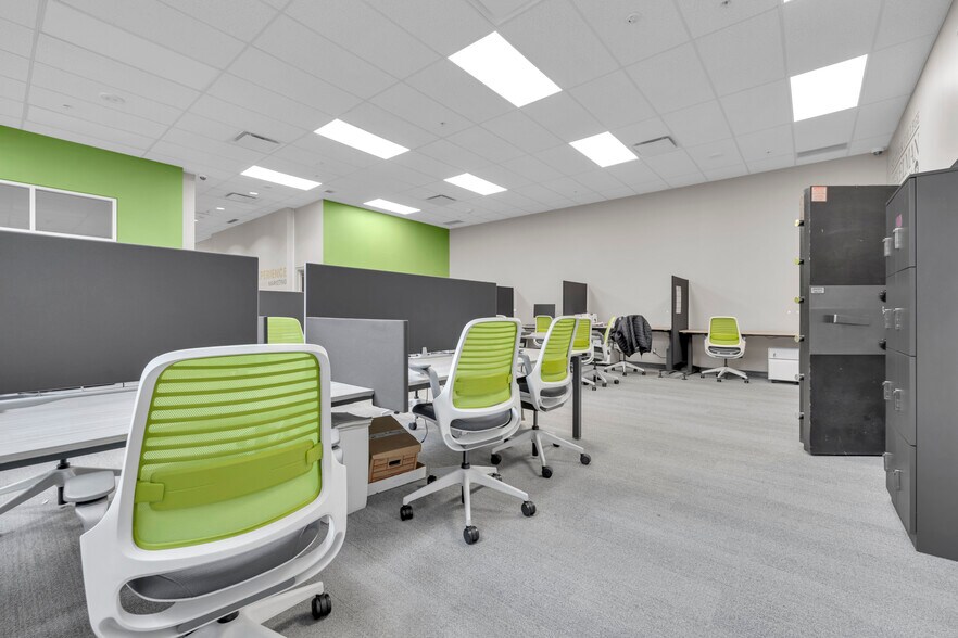 More Photos Of 1 Riverside Dr W, Windsor Office For Lease