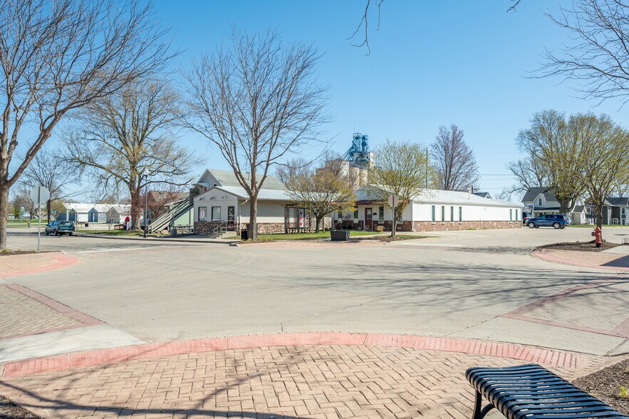More Photos Of 17 Main St SE, Bondurant Freestanding For Sale
