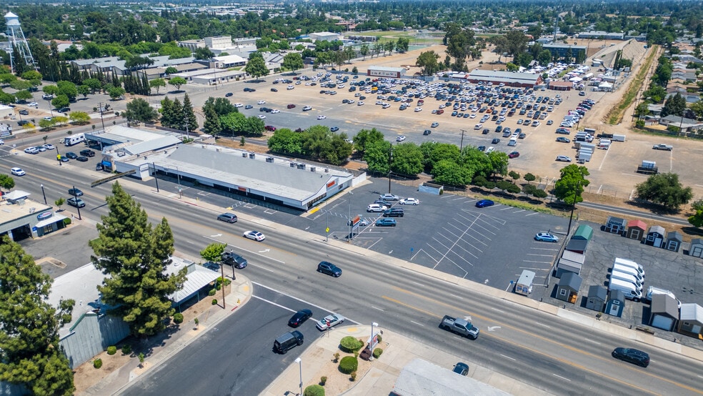 More Photos Of 727 Clovis Ave, Clovis Freestanding For Sale