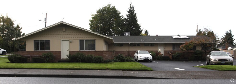 Primary Photo Of 7656 SE Division St, Portland Medical For Sale