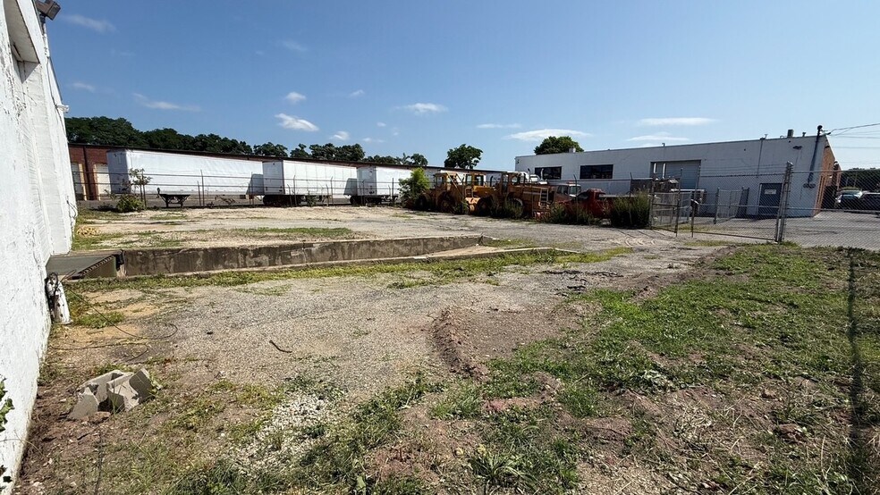 More Photos Of 225 Ralph Ave, Copiague Land For Lease