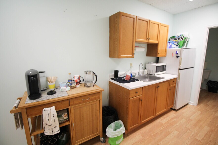 More Photos Of 625 Atlantic Blvd, Atlantic Beach Medical For Lease