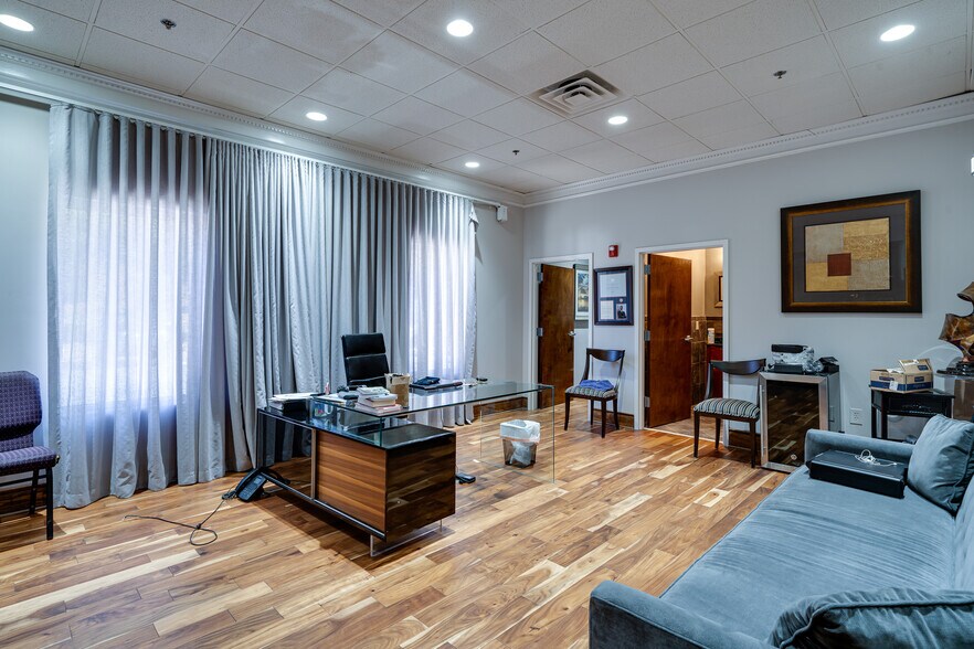 More Photos Of 3737 Stilesboro Rd NW, Kennesaw Flex For Sale