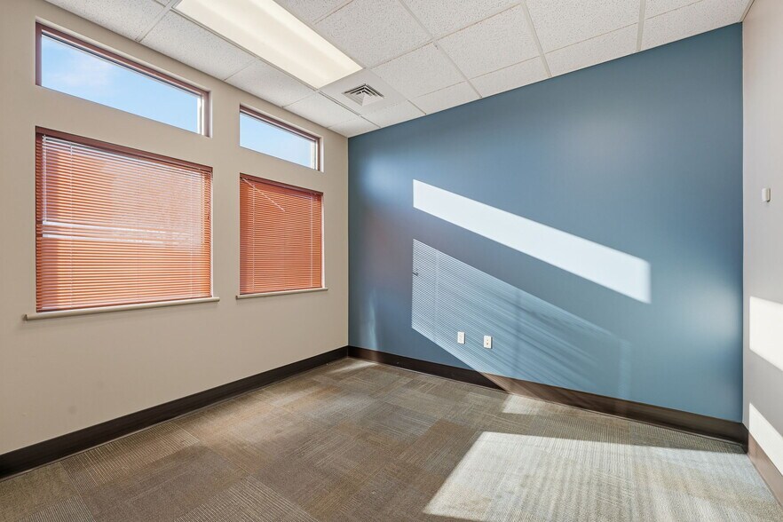 More Photos Of 6825 Burden Blvd, Pasco Medical For Lease