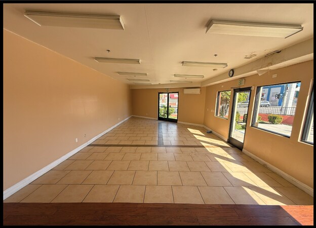 More Photos Of 1750-1754 E Florence Ave, Los Angeles Storefront For Lease