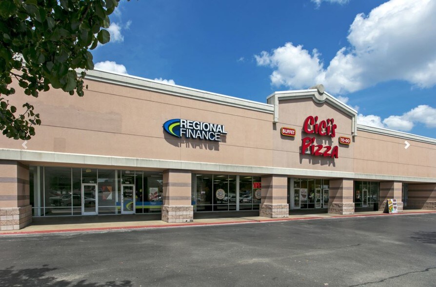 More Photos Of 1901-2027 S Texas Ave, Bryan Unknown For Lease
