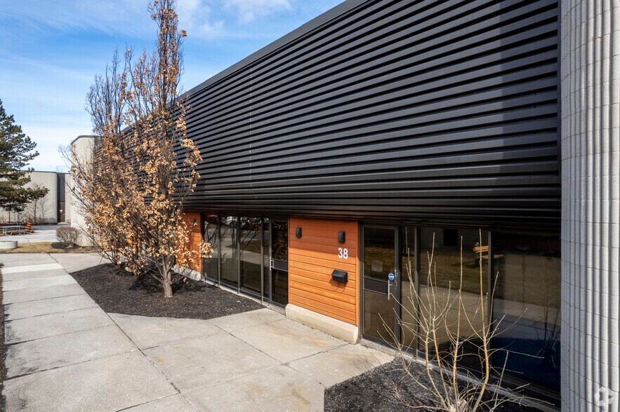 More Photos Of 6535 Millcreek Dr, Mississauga Flex For Sale