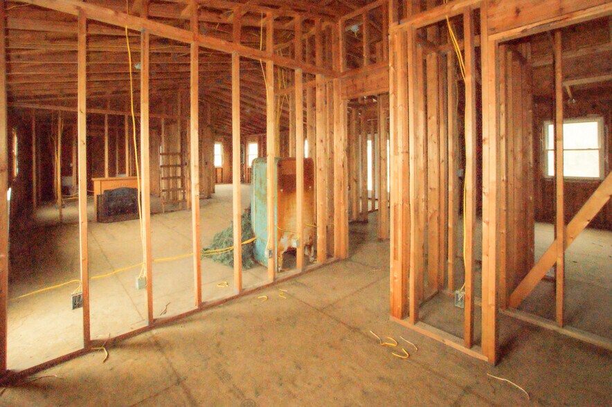 More Photos Of 420 Cherohala Skyway, Tellico Plains General Retail For Sale