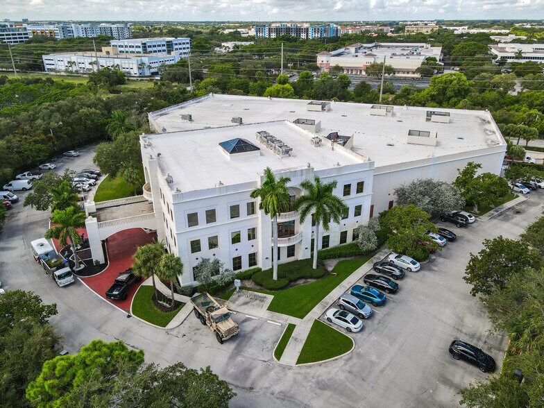 More Photos Of 701 Park of Commerce Blvd, Boca Raton Light Distribution For Lease