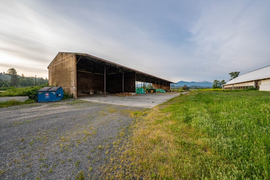 More Photos Of 6531 Lower River Rd, Grants Pass Specialty For Sale