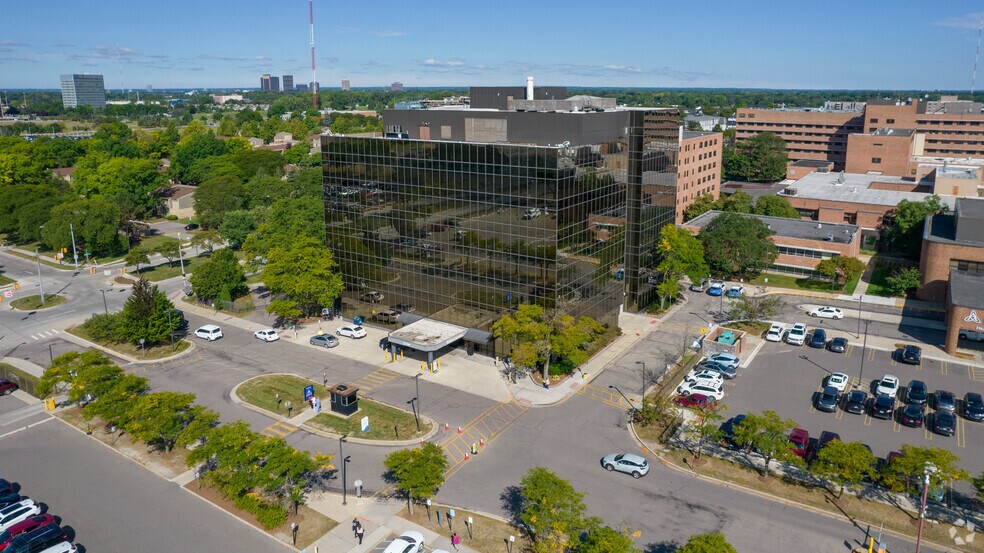 More Photos Of 22250 Providence Dr, Southfield Medical For Lease