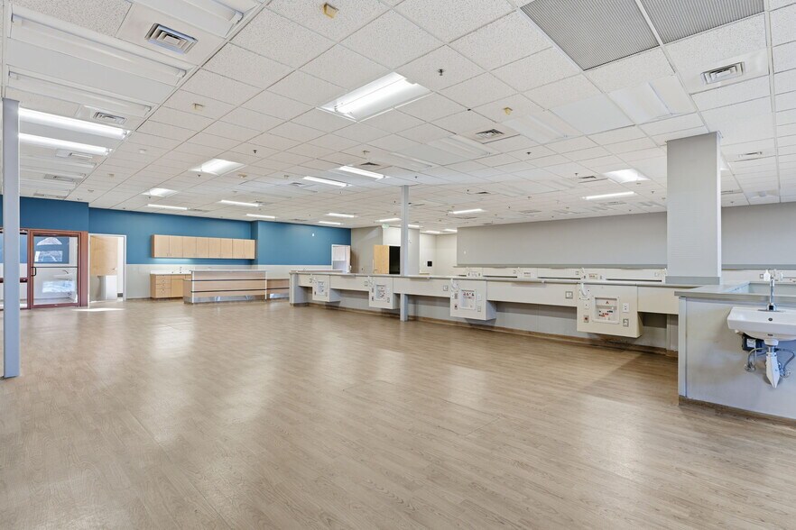 More Photos Of 6825 Burden Blvd, Pasco Medical For Sale