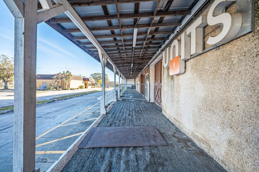 More Photos Of 160 W Haines Blvd, Lake Alfred Self Storage For Sale