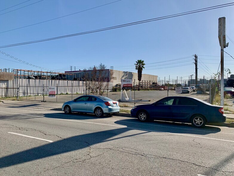 More Photos Of 9833 Glenoaks Blvd, Sun Valley Land For Lease