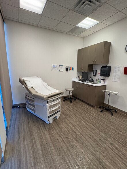 More Photos Of 7373-7375 Peak Dr, Las Vegas Medical For Sale