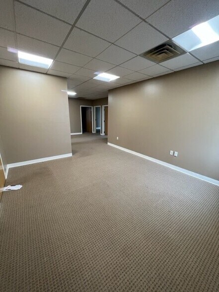 More Photos Of 112 Spencer St, Manchester Medical For Lease