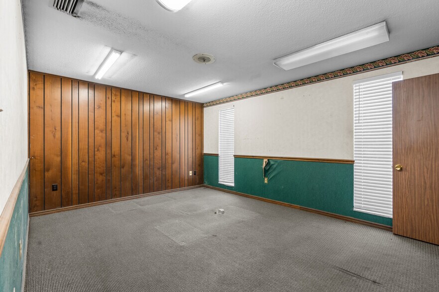 More Photos Of 1118 N Magnolia Ave, Ocala Warehouse For Sale