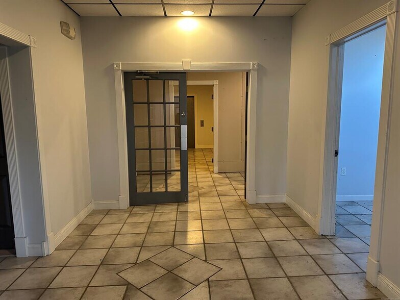 More Photos Of 444 Hartford Pike, Dayville Freestanding For Sale