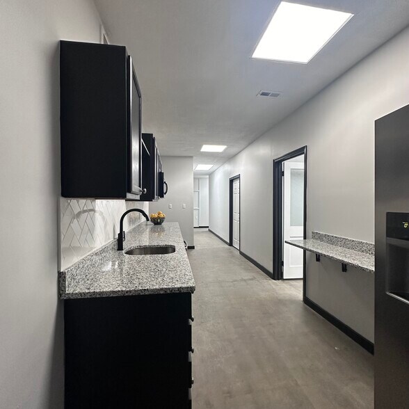 More Photos Of 710 Dawn St, Richmond Warehouse For Lease