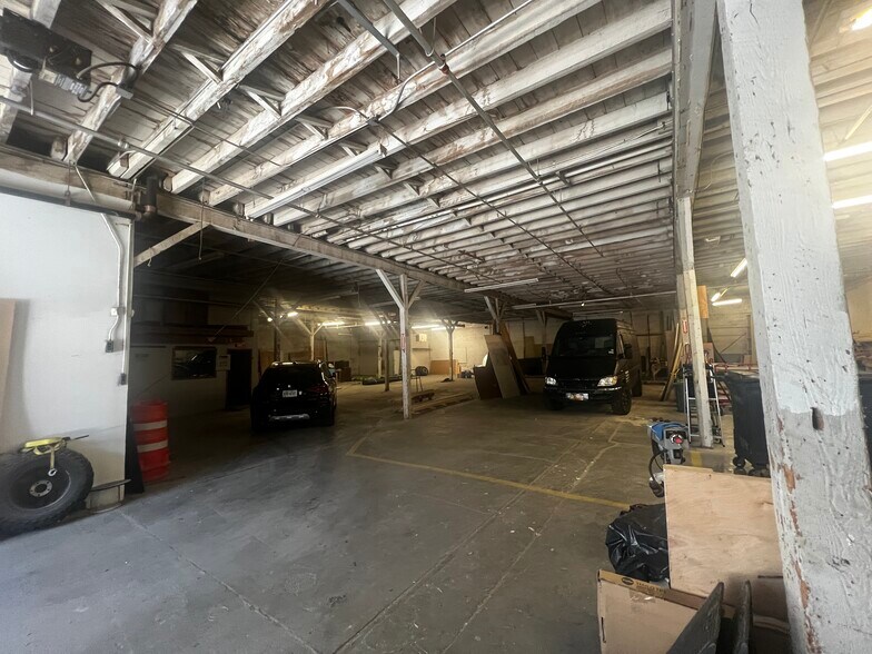 More Photos Of 300 Kingsland Ave, Brooklyn Warehouse For Sale