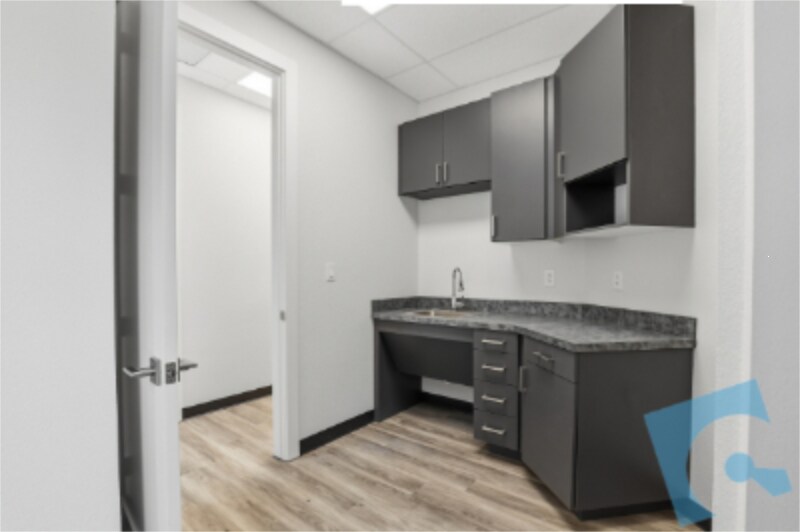 More Photos Of 9045 Mid Cities Blvd, North Richland Hills Medical For Lease