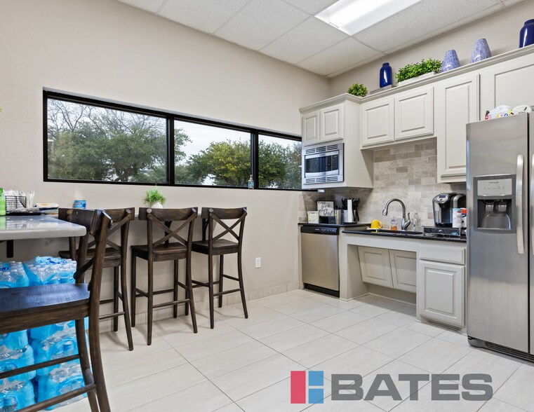 More Photos Of 420 Century Way, Red Oak Loft Creative Space For Lease