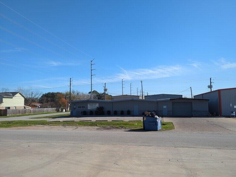 More Photos Of 1202 Washington, South Houston Industrial For Sale