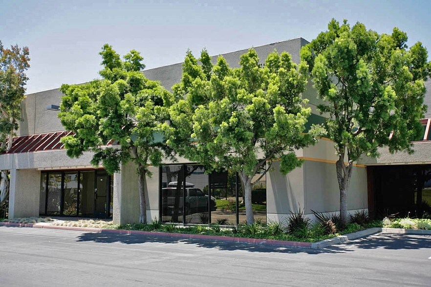 More Photos Of 4572 Telephone Rd, Ventura Warehouse For Lease