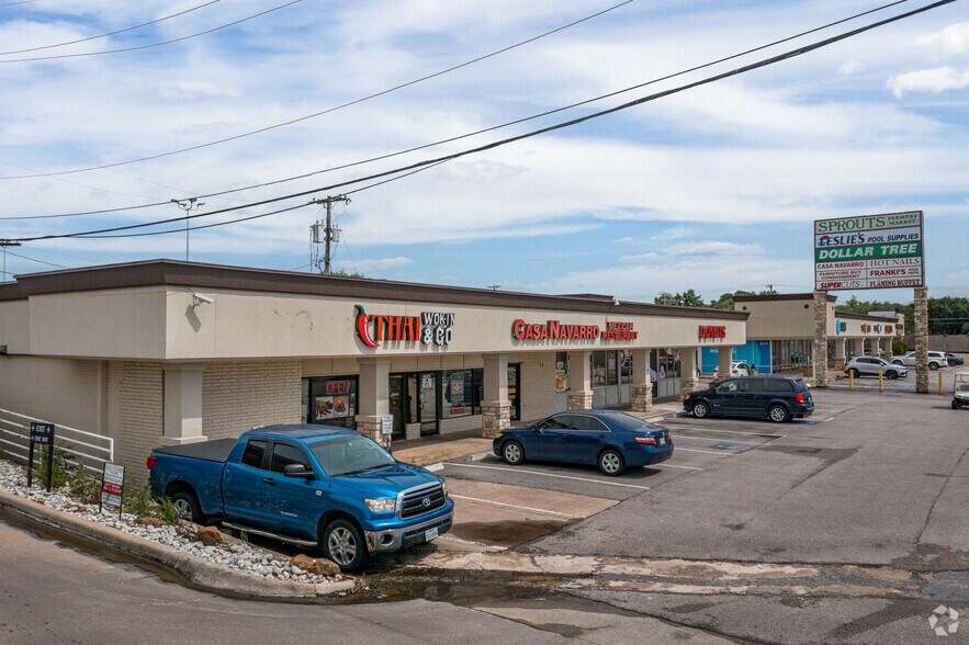 More Photos Of 11722 Marsh Ln, Dallas Storefront For Lease