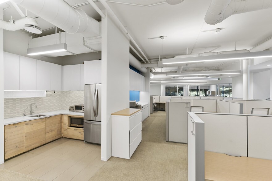 More Photos Of 2220 N University Dr, Newport Beach Office For Lease